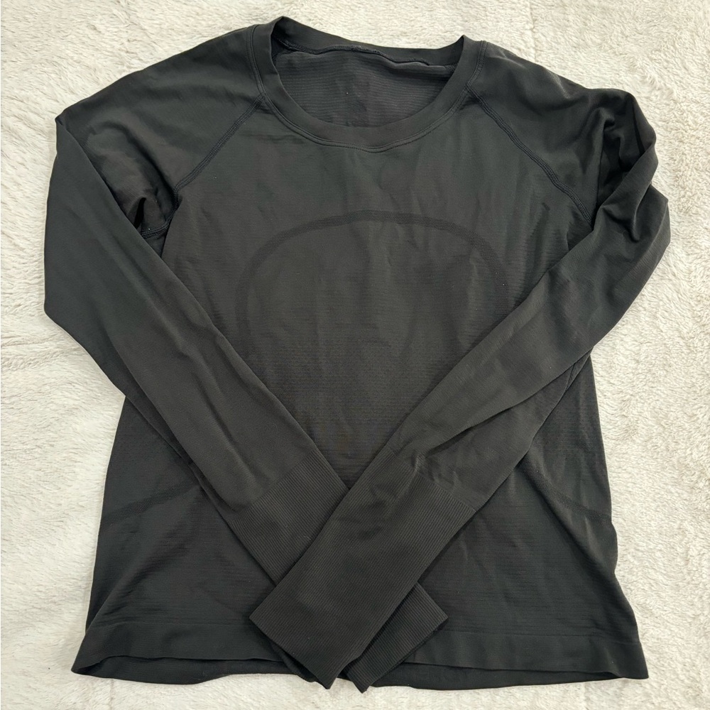 black lululemon long sleeve swiftly tech